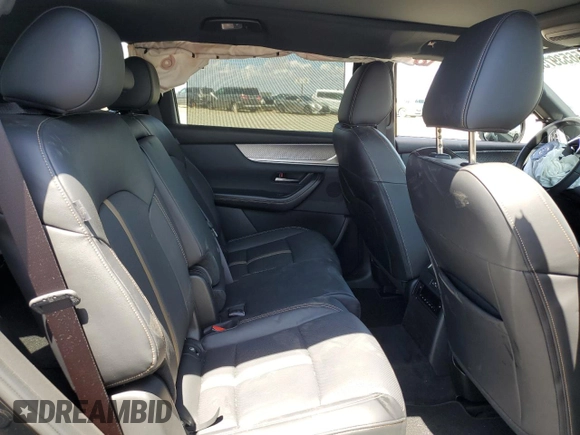 2025 Mazda CX-70 Premium Plus с VIN JM3KJEHA3S1113266, выставлен на аукционе Copart как лот 56539755 с пробегом 6 543 миль миль и Списание • Salvage title. История ставок и продаж доступна на DreamBid. Изображение 11.