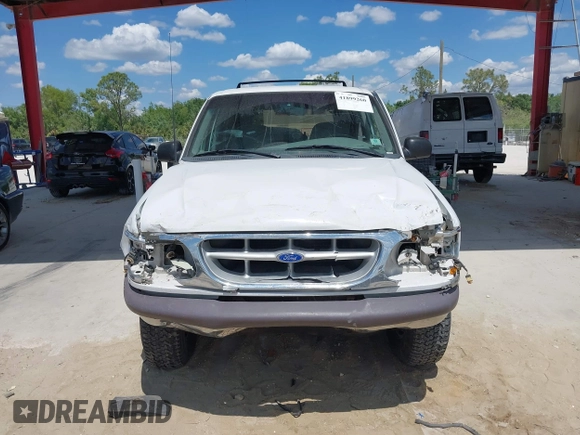 1995 Ford Explorer Eddie Bauer z VIN 1FMDU34X8SUC30858, wystawiony jako IAAI lot #41899260 z przebiegiem 85 842 mil mil oraz . Historia ofert i sprzedaży dostępna na DreamBid. Obrazek 6.