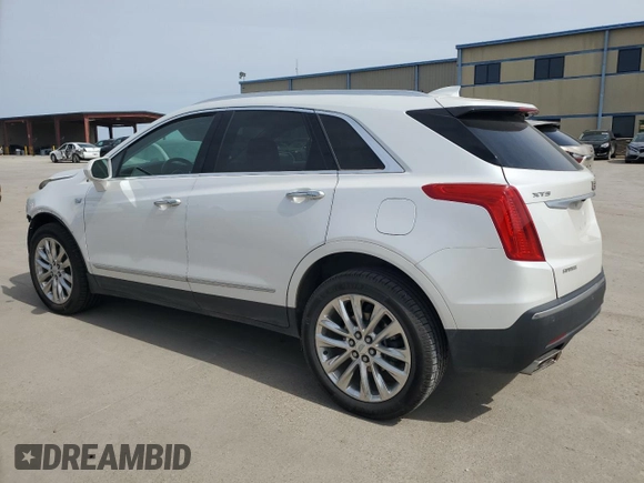 2019 Cadillac XT5 Premium Luxury FWD z VIN 1GYKNERS6KZ230100, wystawiony jako Copart lot #46347885 z przebiegiem 40 188 mil mil oraz Szkody całkowita. Historia ofert i sprzedaży dostępna na DreamBid. Obrazek 2.