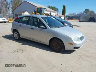 2005 Ford Focus S with VIN 3FAFP37N25R117732, listed as a IAAI auction lot 42078394 with 177,924 mi miles and . Bid and sale history available at carsss.com. Image 1.