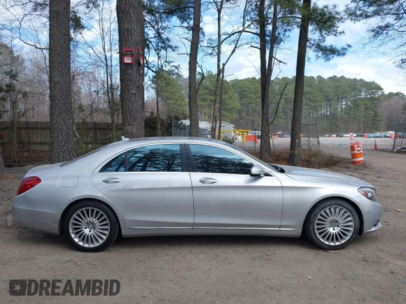 2015 Mercedes-Benz S-Class S 550 with VIN WDDUG8CBXFA151686, listed as a IAAI auction lot 41770180 with 132,516 mi miles. Bid and sale history available at carsss.com. Image 13.