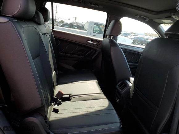 2022 Volkswagen Tiguan SE R-Line Black with VIN 3VVCB7AX0NM140986, listed as a Copart auction lot 49638515 with 36,685 mi miles and Salvage Title. Bid and sale history available at carsss.com. Image 11.