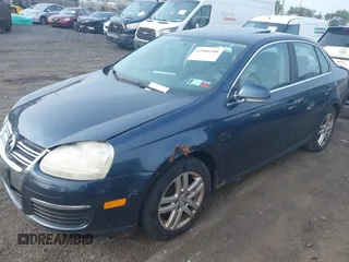 2007 Volkswagen Jetta 2.5 with VIN 3VWSG71KX7M160680, listed as a IAAI auction lot 42505306 with 151,382 mi miles and . Bid and sale history available at DreamBid. Image 2.