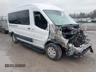 2016 Ford Transit XL z VIN 1FBAX2CM2GKA17654, wystawiony jako IAAI lot #41157517 z przebiegiem 208 323 mil mil oraz . Historia ofert i sprzedaży dostępna na DreamBid. Obrazek 1.