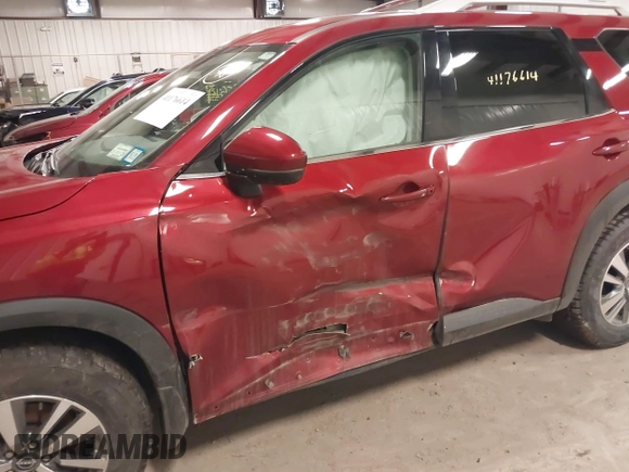 2023 Nissan Pathfinder SL with VIN 5N1DR3CC2PC211803, listed as a IAAI auction lot 41176614 with 38,811 mi miles and . Bid and sale history available at DreamBid. Image 6.