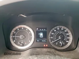 2021 Hyundai Venue SEL z VIN KMHRC8A33MU072942, wystawiony jako Copart lot #57939575 z przebiegiem 25 389 mil mil oraz Szkoda całkowita • Salvage title. Historia ofert i sprzedaży dostępna na DreamBid. Obrazek 9.
