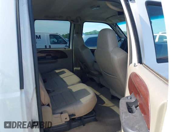 2005 Ford F-250 XL with VIN 1FTSW21PX5ED20841, listed as a IAAI auction lot 42530445 with 208,642 mi miles and . Bid and sale history available at DreamBid. Image 8.