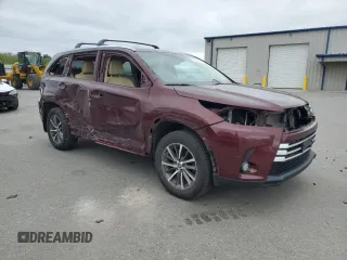 2018 Toyota Highlander SE z VIN 5TDJZRFH0JS857493, wystawiony jako Copart lot #57224495 z przebiegiem 111 862 mil mil oraz Szkoda całkowita • Salvage title. Historia ofert i sprzedaży dostępna na DreamBid. Obrazek 4.