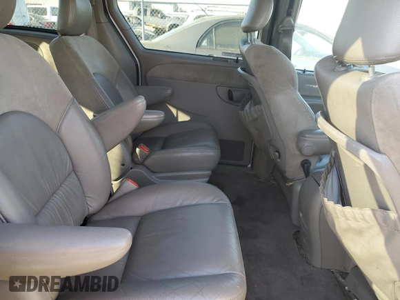 2001 Chrysler Town & Country Limited with VIN 2C8GP64L61R274410, listed as a Copart auction lot 83494004 with 164,347 mi miles and Salvage Title. Bid and sale history available at carsss.com. Image 11.