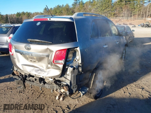 2012 Kia Sorento LX with VIN 5XYKT3A65CG240227, listed as a IAAI auction lot 41009682 with 276,573 mi miles. Bid and sale history available at carsss.com. Image 4.