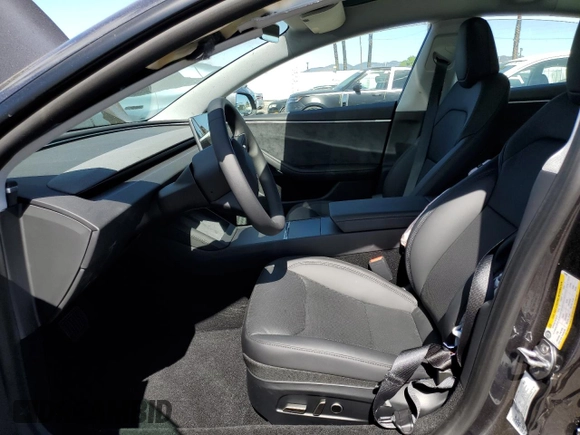 2025 Tesla Model 3 Long Range с VIN 5YJ3E1EBXSF939496, выставлен на аукционе Copart как лот 47140905 с пробегом 641 миль миль и Списание • Salvage title. История ставок и продаж доступна на DreamBid. Изображение 7.