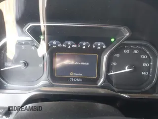 2019 GMC Sierra 1500 Denali z VIN 1GTU9FEL8KZ173809, wystawiony jako IAAI lot #42363300 z przebiegiem 75 425 mil mil oraz . Historia ofert i sprzedaży dostępna na DreamBid. Obrazek 7.