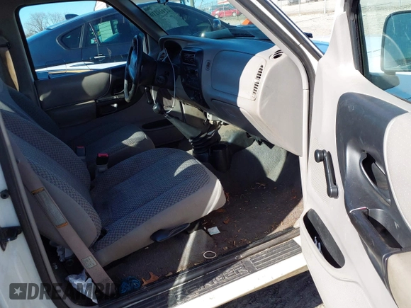 1999 Ford Ranger XL with VIN 1FTYR10C5XPA18200, listed as a IAAI auction lot 41429116 with 315,332 mi miles. Bid and sale history available at carsss.com. Image 5.