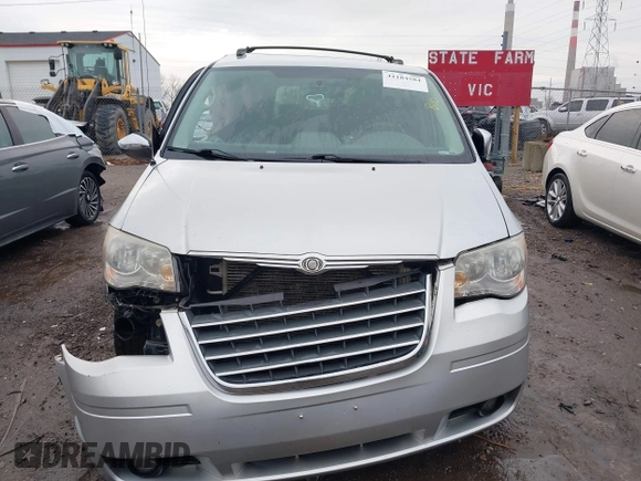 2010 Chrysler Town & Country Touring with VIN 2A4RR5D14AR293299, listed as a IAAI auction lot 41184584 with 245,928 mi miles. Bid and sale history available at carsss.com. Image 12.