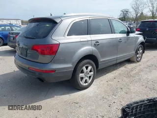 2011 Audi Q7 Premium Plus z VIN WA1LGAFE0BD009109, wystawiony jako IAAI lot #42133125 z przebiegiem 186 352 mil mil oraz . Historia ofert i sprzedaży dostępna na DreamBid. Obrazek 4.