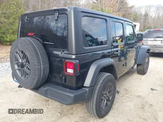 2024 Jeep Wrangler Sport S z VIN 1C4PJXDNXRW253072, wystawiony jako IAAI lot #41878513 z przebiegiem 15 976 mil mil oraz . Historia ofert i sprzedaży dostępna na DreamBid. Obrazek 4.