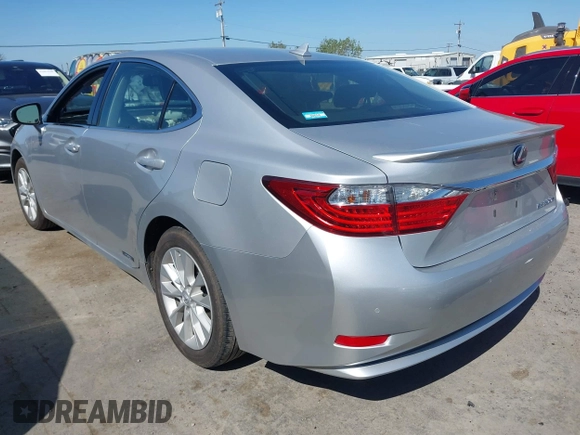 2013 Lexus ES 300h with VIN JTHBW1GG8D2026533, listed as a IAAI auction lot 42064923 with Not provided miles and . Bid and sale history available at DreamBid. Image 3.