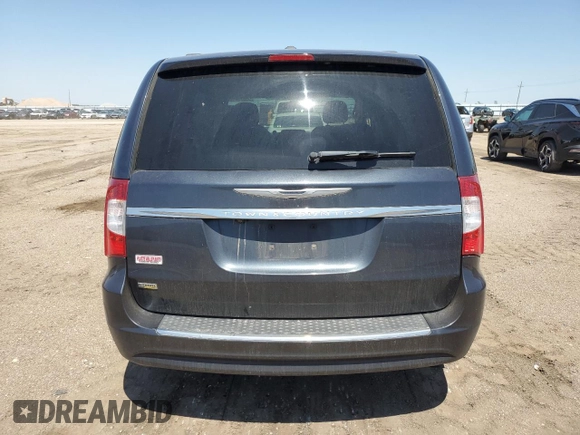 2014 Chrysler Town & Country Touring z VIN 2C4RC1BG9ER125980, wystawiony jako Copart lot #55575455 z przebiegiem 246 013 mil mil oraz Szkoda całkowita • Salvage title. Historia ofert i sprzedaży dostępna na DreamBid. Obrazek 6.