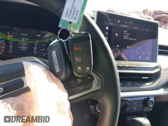 2022 Jeep Compass Latitude Lux with VIN 3C4NJDFBXNT236197, listed as a IAAI auction lot 41663973 with 25,530 mi miles and . Bid and sale history available at DreamBid. Image 11.