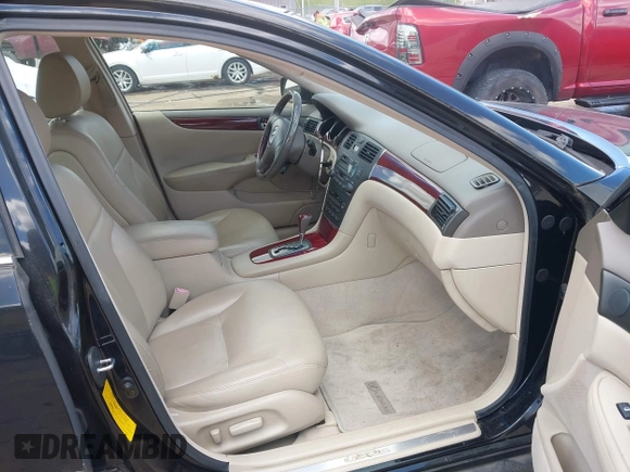 2002 Lexus ES 300 with VIN JTHBF30G625028427, listed as a IAAI auction lot 42043286 with 147,964 mi miles and . Bid and sale history available at DreamBid. Image 5.