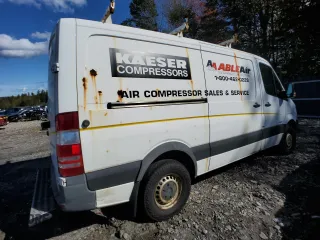 2016 Mercedes-Benz Sprinter Cargo with VIN WD3PE7DD7GP272319, listed as a Copart auction lot 71381453 with 272,132 mi miles. Bid and sale history available at carsss.com. Image 3.
