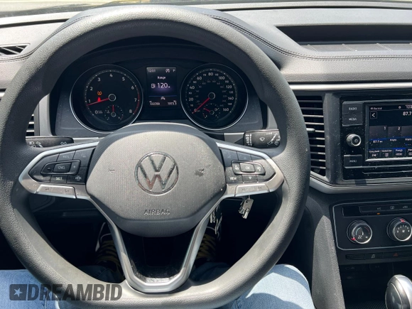 2020 Volkswagen Atlas S with VIN 1V2GC2CA3LC225388, listed as a Copart auction lot 62426205 with 133,709 mi miles and Clean title. Bid and sale history available at DreamBid. Image 7.