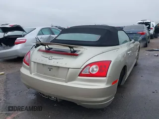 2006 Chrysler Crossfire Limited z VIN 1C3AN65L16X066010, wystawiony jako IAAI lot #41003432 z przebiegiem 95 926 mil mil oraz . Historia ofert i sprzedaży dostępna na DreamBid. Obrazek 4.
