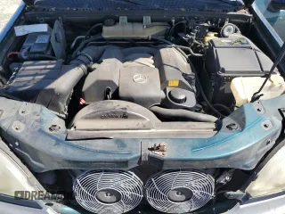 1999 Mercedes-Benz M 320/430/500 z VIN 4JGAB54E4XA106856, wystawiony jako Copart lot #57692675 z przebiegiem 250 488 mil mil oraz Czysty tytuł • Clean title. Historia ofert i sprzedaży dostępna na DreamBid. Obrazek 12.