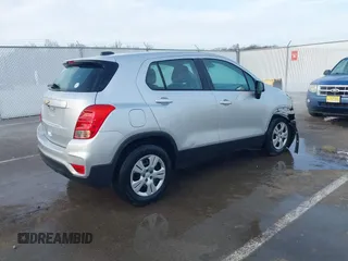 2017 Chevrolet Trax LS with VIN 3GNCJKSBXHL289303, listed as a IAAI auction lot 41899197 with 103,267 mi miles. Bid and sale history available at carsss.com. Image 4.