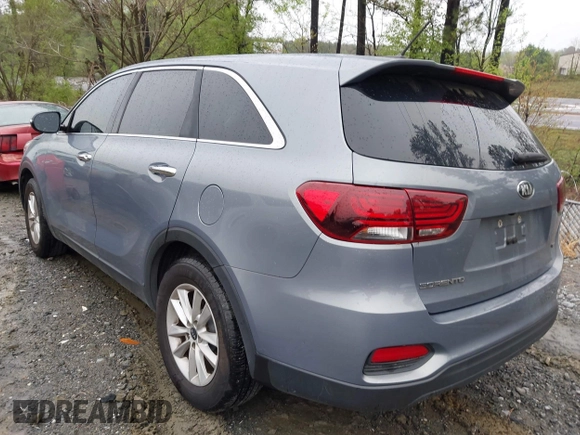 2019 Kia Sorento L with VIN 5XYPG4A37KG597655, listed as a IAAI auction lot 41980451 with 170,179 mi miles. Bid and sale history available at carsss.com. Image 3.