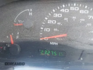 2002 Ford Super Duty F-250 XL with VIN 1FTNF20L12EB69721, listed as a IAAI auction lot 41324860 with 232,751 mi miles. Bid and sale history available at carsss.com. Image 7.