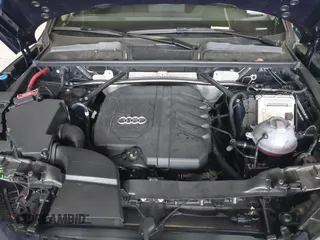 2024 Audi Q5 Premium with VIN WA1ABAFY2R2005133, listed as a IAAI auction lot 39315354 with 4,224 mi miles. Bid and sale history available at carsss.com. Image 10.