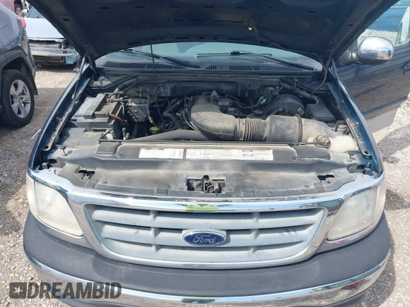 2000 Ford F-150 XL with VIN 1FTRX17W1YKA06683, listed as a IAAI auction lot 42118268 with 1 mi miles. Bid and sale history available at carsss.com. Image 10.