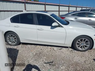 2017 BMW 3 Series 320i z VIN WBA8E1G50HNU14757, wystawiony jako IAAI lot #40429182 z przebiegiem 118 032 mil mil oraz . Historia ofert i sprzedaży dostępna na DreamBid. Obrazek 13.