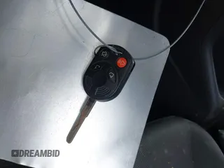 2014 Ford Focus SE с VIN 1FADP3K25EL421334, выставлен на аукционе IAAI как лот 42423083 с пробегом 108 687 миль миль и . История ставок и продаж доступна на DreamBid. Изображение 11.