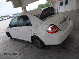 2010 Nissan Versa S с VIN 3N1BC1AP8AL391813, выставлен на аукционе IAAI как лот 42224883 с пробегом 103 839 миль миль и . История ставок и продаж доступна на DreamBid. Изображение 15.