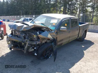 2010 Toyota Tacoma with VIN 3TMMU4FN4AM022548, listed as a IAAI auction lot 42028332 with 112,895 mi miles and . Bid and sale history available at carsss.com. Image 2.