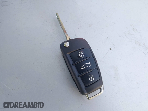 2019 Audi Q3 Premium z VIN WA1AECF32K1072625, wystawiony jako IAAI lot #42326866 z przebiegiem 67 351 mil mil oraz . Historia ofert i sprzedaży dostępna na DreamBid. Obrazek 11.