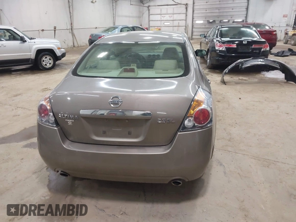 2007 Nissan Altima 2.5 with VIN 1N4AL21E17N496950, listed as a IAAI auction lot 42080037 with 0 mi miles. Bid and sale history available at carsss.com. Image 16.