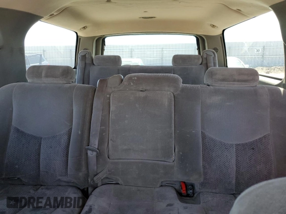2004 Chevrolet Suburban LS z VIN 1GNEC16T34J317301, wystawiony jako Copart lot #57801655 z przebiegiem 269 929 mil mil oraz Czysty tytuł • Clean title. Historia ofert i sprzedaży dostępna na DreamBid. Obrazek 10.