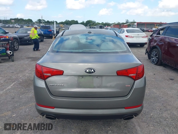 2013 Kia Optima LX z VIN 5XXGM4A74DG147688, wystawiony jako IAAI lot #42127503 z przebiegiem 148 705 mil mil oraz . Historia ofert i sprzedaży dostępna na DreamBid. Obrazek 16.