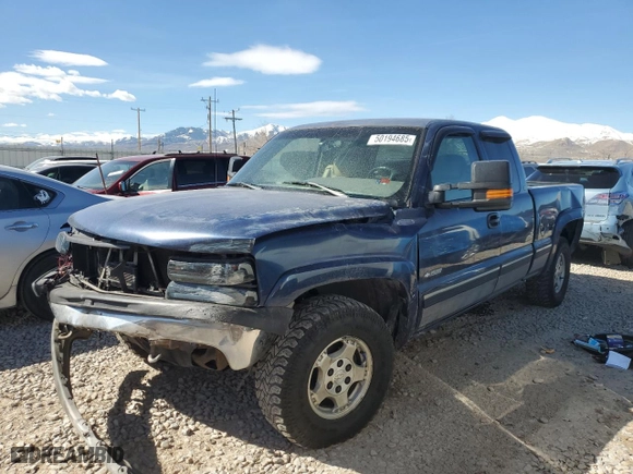 2000 Chevrolet Silverado 1500 LS with VIN 1GCEK19T6YE210393, listed as a Copart auction lot 50194685 with 186,035 mi miles and Salvage Title. Bid and sale history available at carsss.com. Image 1.