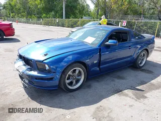 2008 Ford Mustang GT Deluxe z VIN 1ZVHT82H585192023, wystawiony jako IAAI lot #42170182 z przebiegiem 109 946 mil mil oraz . Historia ofert i sprzedaży dostępna na DreamBid. Obrazek 17.