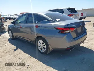 2020 Nissan Versa S z VIN 3N1CN8DV5LL865785, wystawiony jako IAAI lot #42091127 z przebiegiem 34 594 mil mil oraz . Historia ofert i sprzedaży dostępna na DreamBid. Obrazek 3.