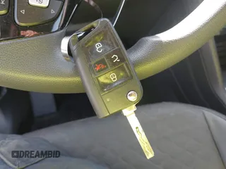 2019 Volkswagen Tiguan S с VIN 3VV1B7AX4KM085980, выставлен на аукционе IAAI как лот 42156717 с пробегом 103 104 миль миль и . История ставок и продаж доступна на DreamBid. Изображение 11.