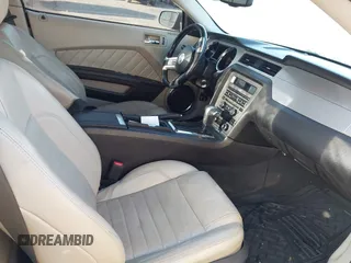 2010 Ford Mustang V6 с VIN 1ZVBP8AN6A5157773, выставлен на аукционе IAAI как лот 41921156 с пробегом 118 549 миль миль и . История ставок и продаж доступна на DreamBid. Изображение 5.