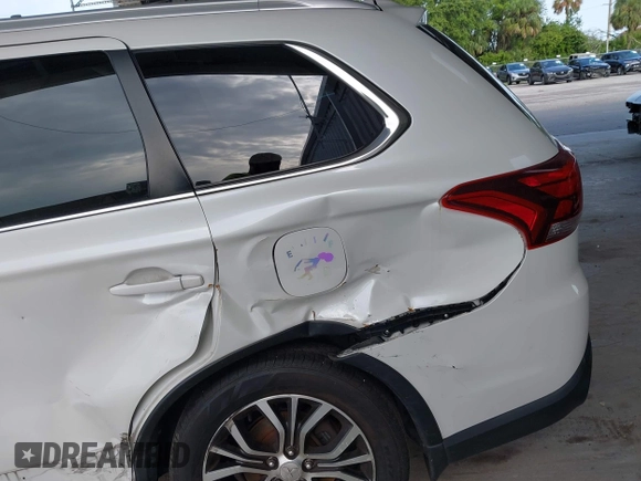 2018 Mitsubishi Outlander SE с VIN JA4AD3A35JZ063086, выставлен на аукционе IAAI как лот 42416527 с пробегом 183 541 миль миль и . История ставок и продаж доступна на DreamBid. Изображение 19.