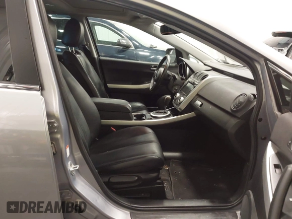 2007 Mazda CX-7 Sport with VIN JM3ER293670158686, listed as a IAAI auction lot 41920114 with 179,012 mi miles. Bid and sale history available at carsss.com. Image 5.