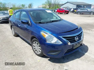 2019 Nissan Versa SV z VIN 3N1CN7AP1KL871484, wystawiony jako IAAI lot #42160363 z przebiegiem 91 012 mil mil oraz . Historia ofert i sprzedaży dostępna na DreamBid. Obrazek 1.