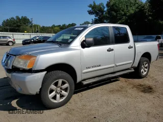 2013 Nissan Titan SV with VIN 1N6BA0EC3DN305832, listed as a Copart auction lot 72400294 with 300,083 mi miles and Salvage title. Bid and sale history available at DreamBid. Image 1.